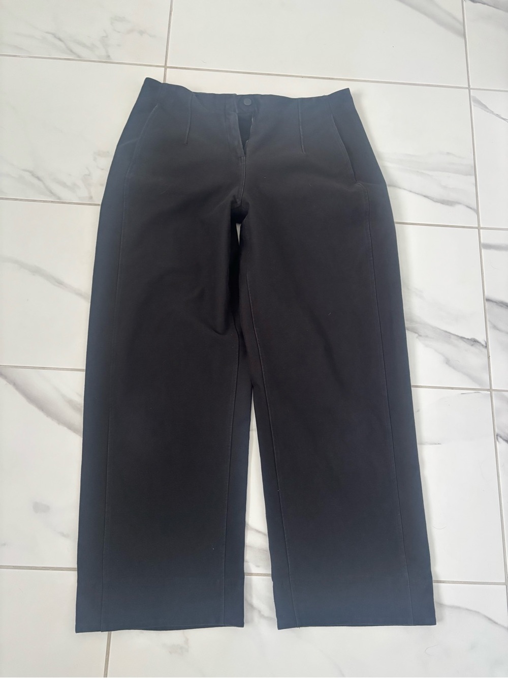lululemon athletica Black Cropped Straight-Leg Pants